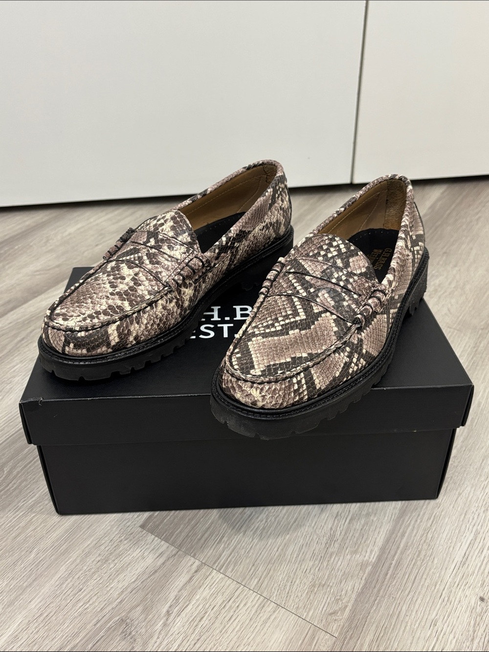 G.H. Bass Weejuns Larson Lug Snakeskin print Penny Loafers Size Men’s 9 Platform